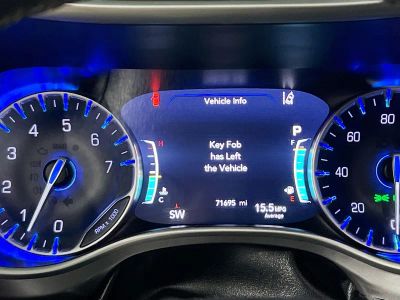2023 Chrysler Pacifica — photo 19 view