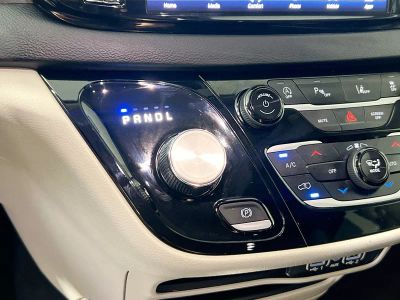 2023 Chrysler Pacifica — photo 21 view