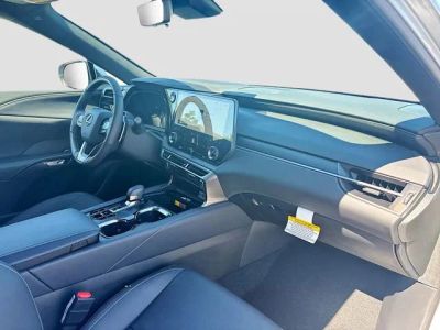 2026 Lexus RX — photo 15 view