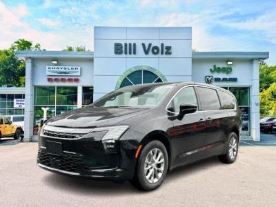 2027 Chrysler Pacifica Select in Diamond Black Crystal Pearl-Coat Exterior Paint — front three-quarter view