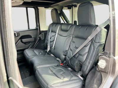 2025 Jeep Wrangler — photo 23 view