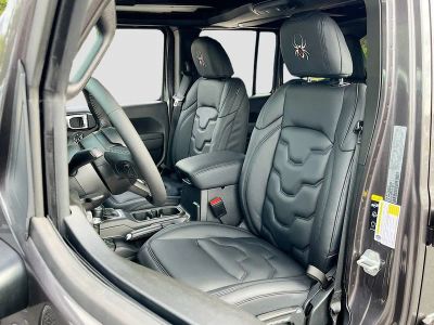 2025 Jeep Wrangler — photo 20 view