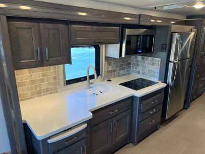 2023 Thor Motor Coach PALAZZO — photo 16 view