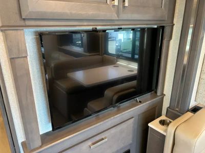 2023 Thor Motor Coach PALAZZO — photo 12 view