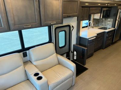 2023 Thor Motor Coach PALAZZO — photo 14 view