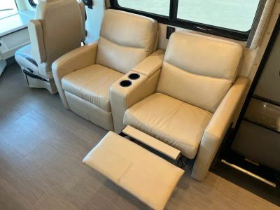 2023 Thor Motor Coach PALAZZO — photo 15 view