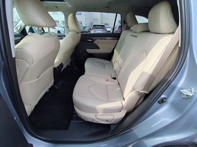2023 Toyota Highlander - Photo 16