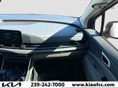 2026 Kia Carnival — photo 17 view