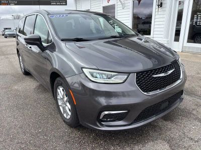2023 Chrysler Pacifica — rear three-quarter view
