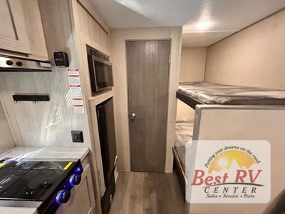 2024 Coachmen RV Catalina Summit Series 7 - Photo 40