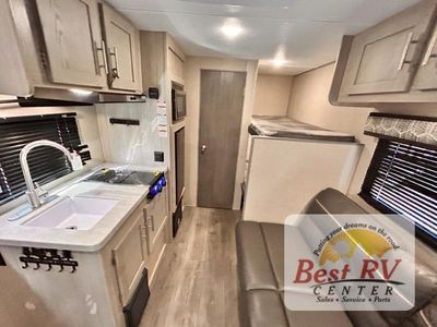 2024 Coachmen RV Catalina Summit Series 7 - Photo 15