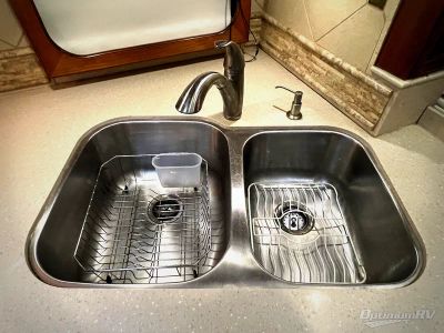 2012 Tiffin Allegro Bus — photo 15 view
