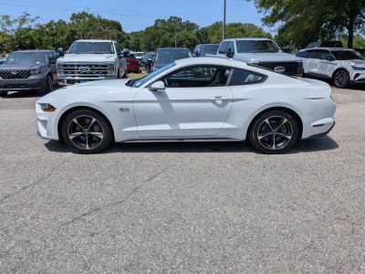 2019 Ford Mustang - Photo 2