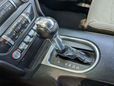 2019 Ford Mustang - Photo 16