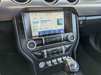 2019 Ford Mustang - Photo 22