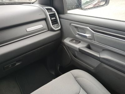 2022 Ram 1500 — photo 18 view