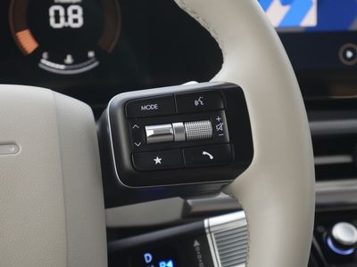 2025 Hyundai Santa Fe - Photo 9