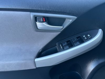 2014 Toyota Prius - Photo 12