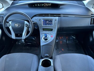 2014 Toyota Prius - Photo 3
