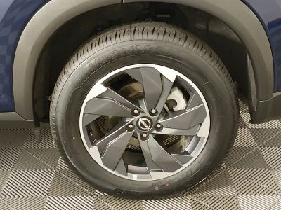 2024 Nissan Rogue — photo 10 view