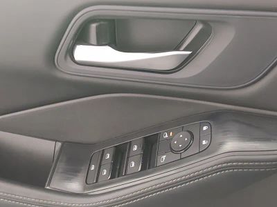 2024 Nissan Rogue — photo 17 view