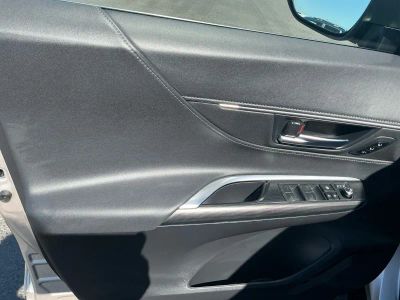 2024 Toyota Venza — photo 15 view