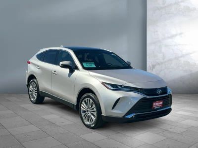 2024 Toyota Venza — photo 8 view