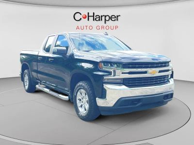 2021 Chevrolet Silverado 1500 LT in Black — front three-quarter view