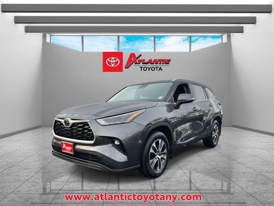 2023 Toyota Highlander - Photo 2
