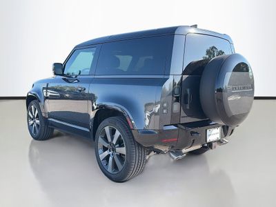 2026 Land Rover Defender 90 - Photo 3