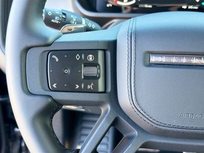 2026 Land Rover Defender 90 - Photo 38