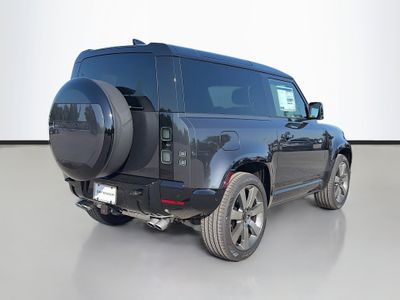 2026 Land Rover Defender 90 - Photo 5