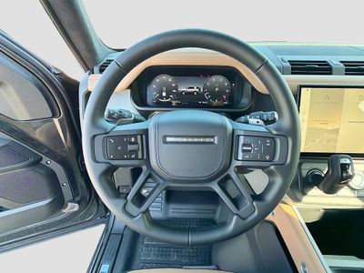 2026 Land Rover Defender 90 - Photo 40