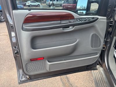 2005 Ford F-350SD - Photo 17
