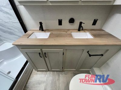 2026 Coachmen RV Chaparral - Photo 29