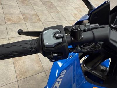 2026 Suzuki GSX-8R - Photo 10