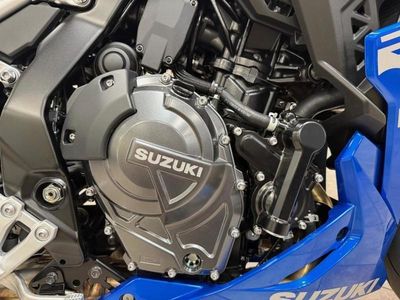 2026 Suzuki GSX-8R - Photo 11