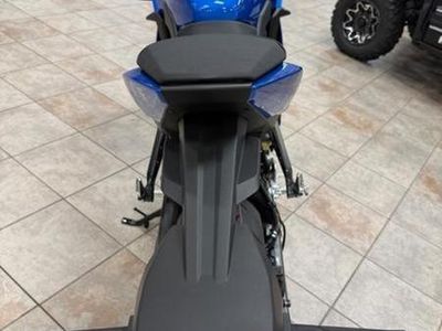 2026 Suzuki GSX-8R - Photo 5