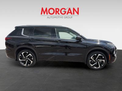 2024 Mitsubishi Outlander — side profile view