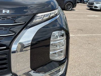 2024 Mitsubishi Outlander — photo 9 view