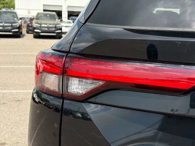 2024 Mitsubishi Outlander — photo 10 view