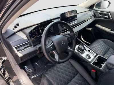 2024 Mitsubishi Outlander — photo 25 view