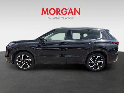 2024 Mitsubishi Outlander — engine compartment view