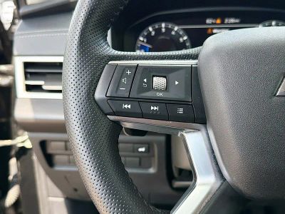2024 Mitsubishi Outlander — photo 35 view