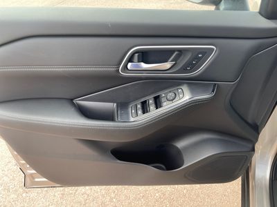 2026 Nissan Rogue — photo 10 view