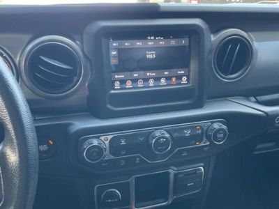 2023 Jeep Gladiator - Photo 19