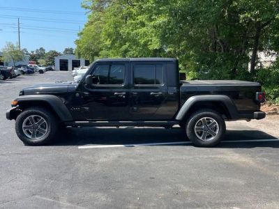 2023 Jeep Gladiator - Photo 11
