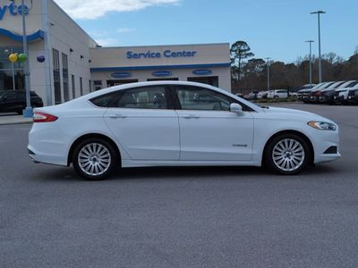 2015 Ford Fusion Hybrid - Photo 2