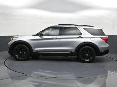2023 Ford Explorer — side profile view