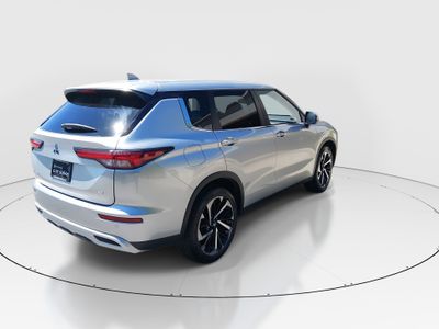 2024 Mitsubishi Outlander - Photo 7